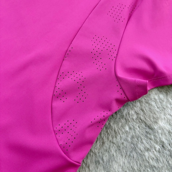 Sincerely Jules Active Crop Tee - Picture 6 of 9